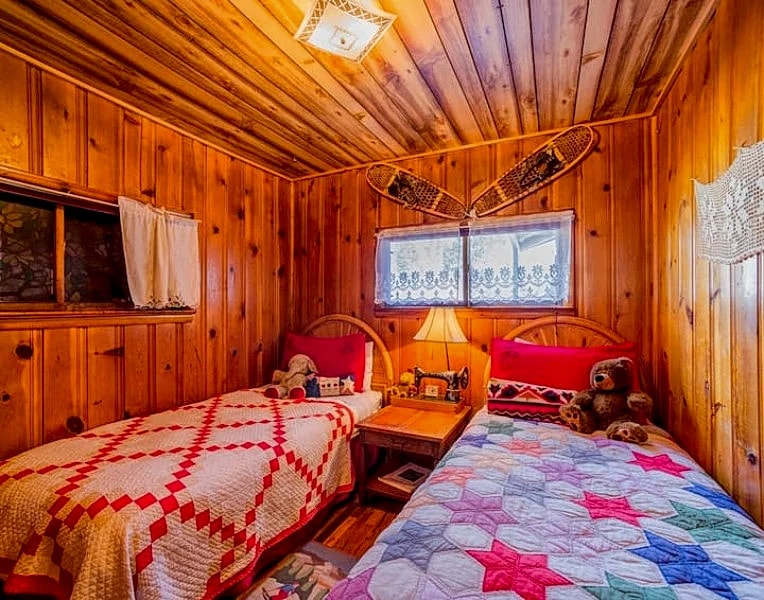 Buckeye's authentic, comfy, cozy, romantic cabin in Leadville, Colorado in Leadville, Colorado, United States — photo 5