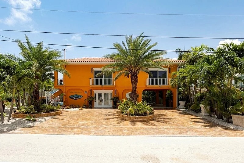 Sunset Reef 2bed/2bath with Private Pool & Dockage in Marathon, Florida, United States — photo 2