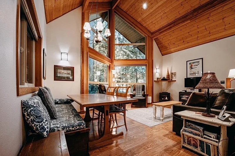 Snowline Cabin #4 - Hot Tub - BBQ - Pets Ok in Glacier, Washington, United States — photo 4