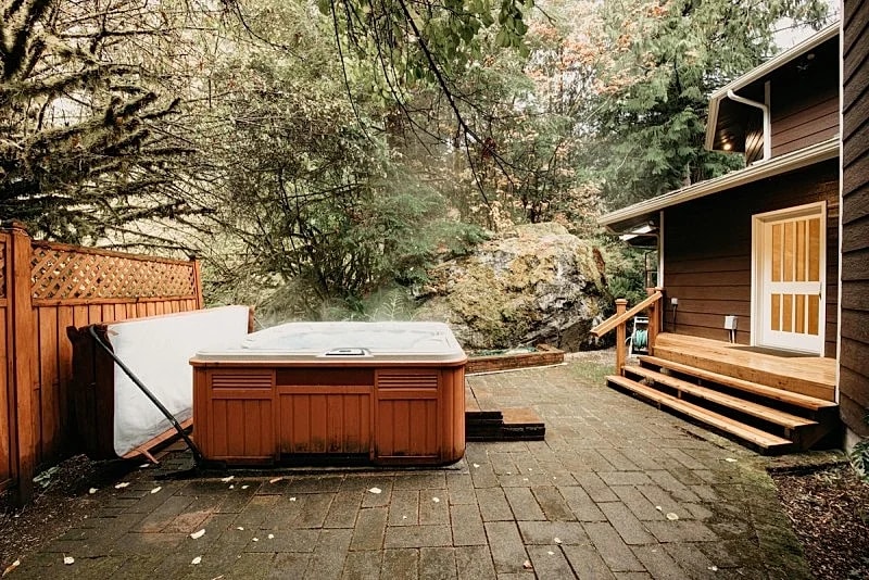Snowline Cabin #13 - Hot Tub - Pets OK - WiFi in Glacier, Washington, United States — photo 5
