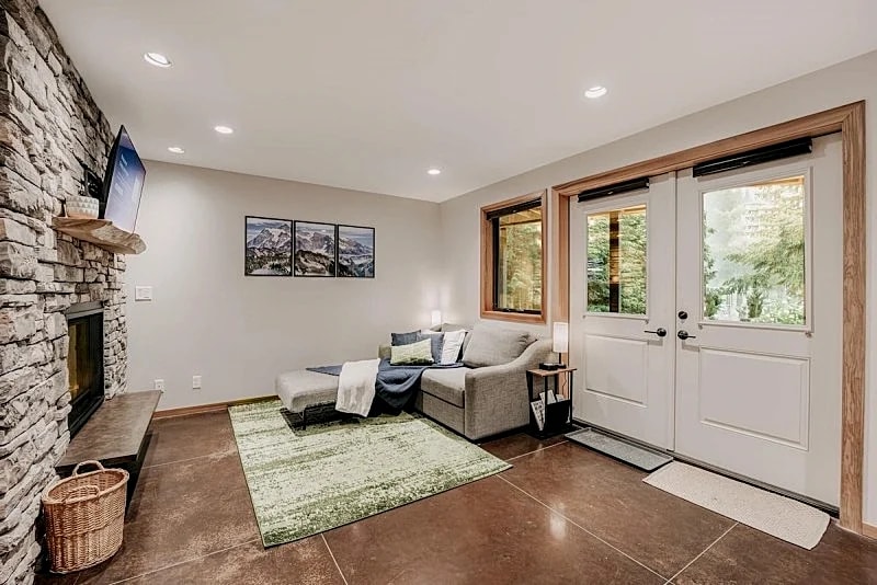 Ensuite #8 - Starlink - Gas F/P - BBQ - Sleeps 2 in Glacier, Washington, United States — photo 5