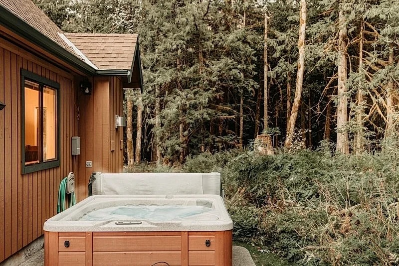 67MF- Hot Tub - Pets Ok - BBQ - Sleeps 5 in Maple Falls, Washington, United States — photo 3