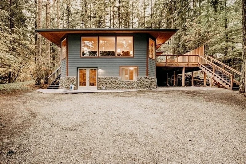 29SL - Hot Tub - Sauna - BBQ - Shuffle Board - Sleeps 11 in Glacier, Washington, United States — photo 2