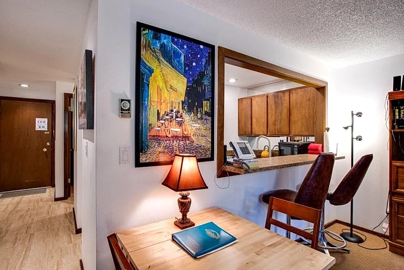 Snowater Condo #31 - Fireplace - WiFi - Sleeps 4 in Glacier, Washington, United States — photo 4