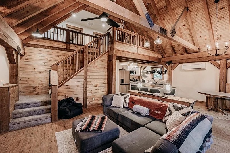 Glacier Springs Cabin #39 - Hot Tub - Wi-Fi - Pets Ok in Glacier, Washington, United States — photo 4