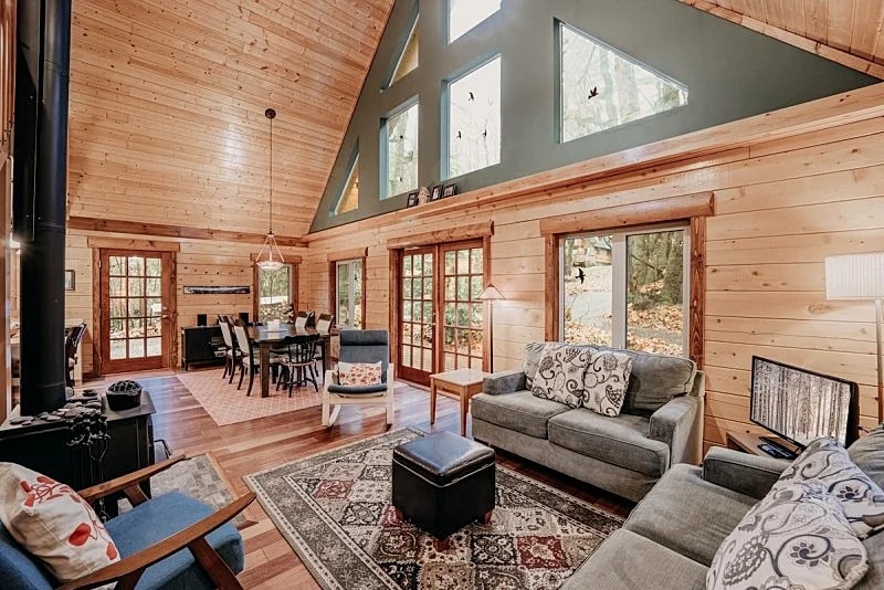 Glacier Springs Cabin #21 - Log Cabin - Wi-Fi - Pets Ok in Glacier, Washington, United States — photo 4