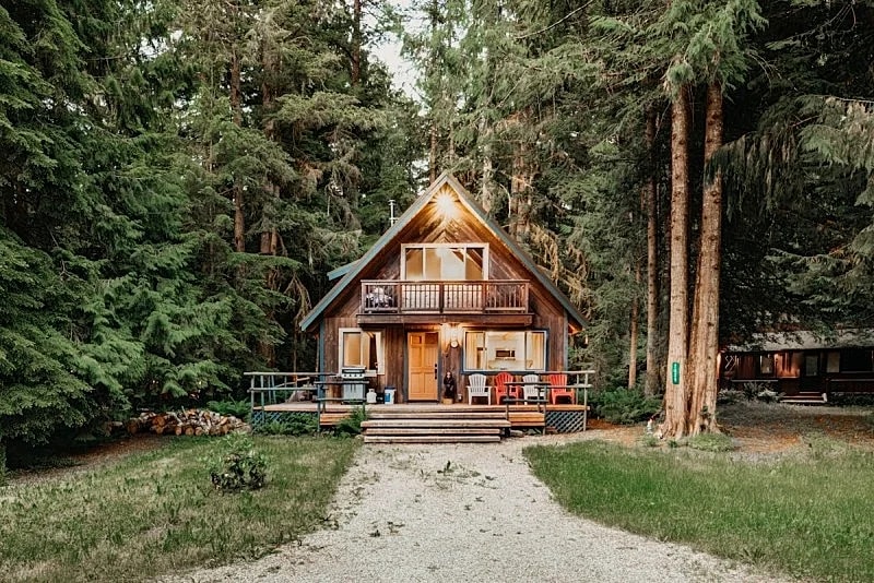 Snowline Cabin #48 - Newly Remodeled - Wi-Fi - Hot Tub in Deming, Washington, United States — photo 2
