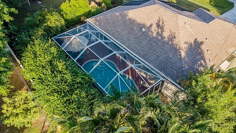 SOUTH VENICE HOME WITH A HEATED POOL, CLOSE TO GORGEOUS BEACHES in Venice, Florida, United States — photo 4