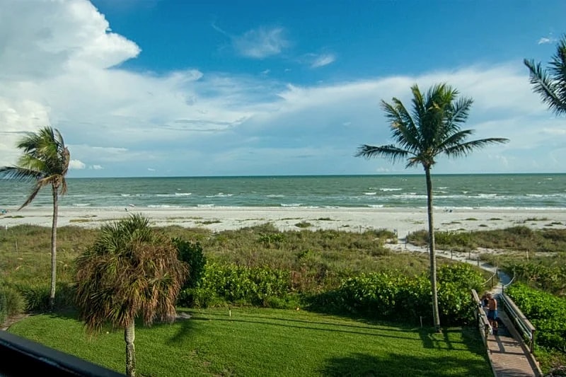 Gulf Front Condo on Sanibel Island, 25 Steps to the Beach in Sanibel, Florida, United States — photo 2
