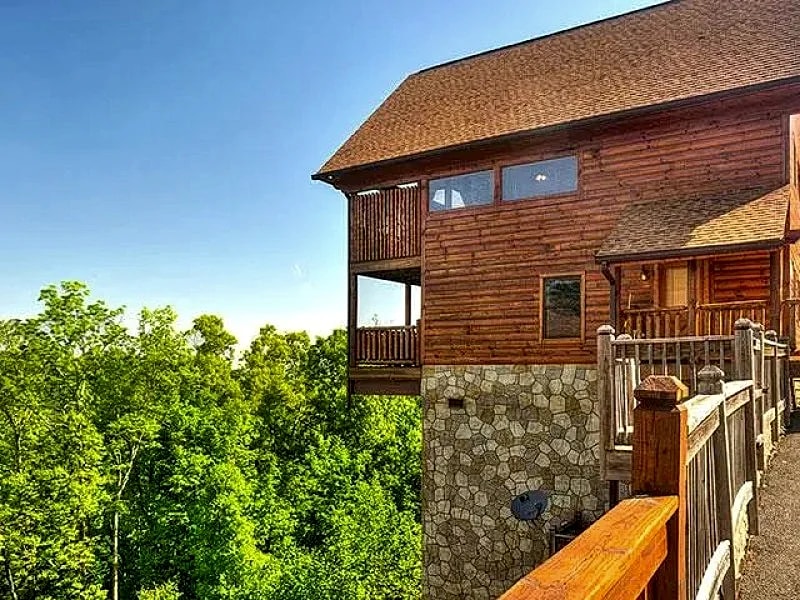 Above It All (2 BR) in Sevierville, Tennessee, United States — photo 2