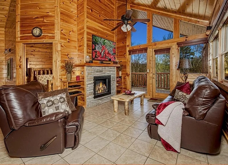 Butterfly Kisses (1 BR) in Sevierville, Tennessee, United States — photo 2