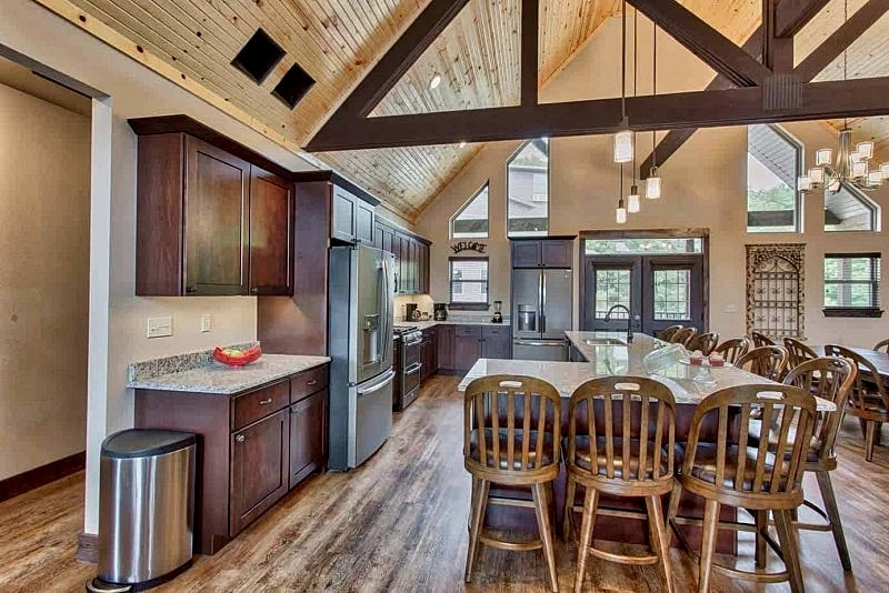 Branson Home W/pool Access, Lake Views & Boat Slip in Branson, Missouri, United States — photo 4