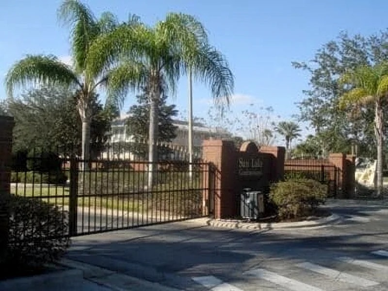 1 mile from Disney, Celebration FL, family Condo, free Wi-Fi Lake view - Kissimmee in Kissimmee, Florida, United States — photo 3
