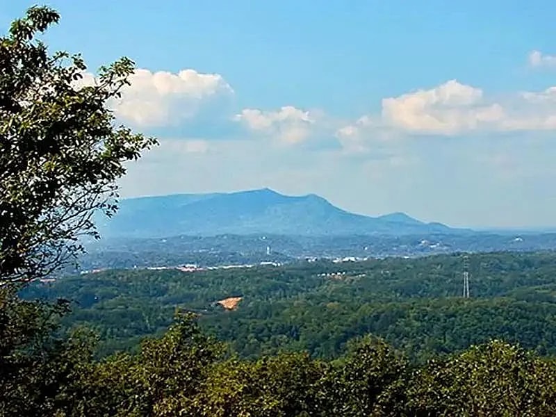 Live With Passion (2 BR) in Sevierville, Tennessee, United States — photo 2