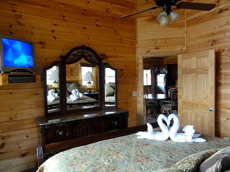 Hugs and Kisses (1 BR) in Sevierville, Tennessee, United States — photo 5