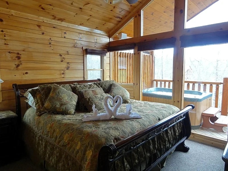 Hugs and Kisses (1 BR) in Sevierville, Tennessee, United States — photo 4