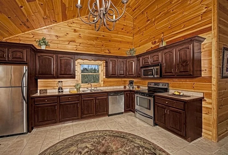 The Honeymoon Suite (1 BR) in Sevierville, Tennessee, United States — photo 2