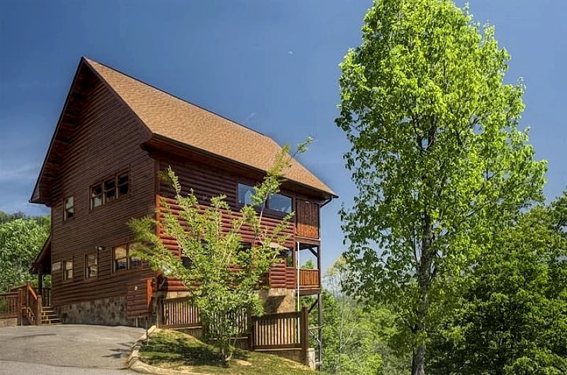 Woodland Hideaway (2 BR) in Sevierville, Tennessee, United States — photo 3