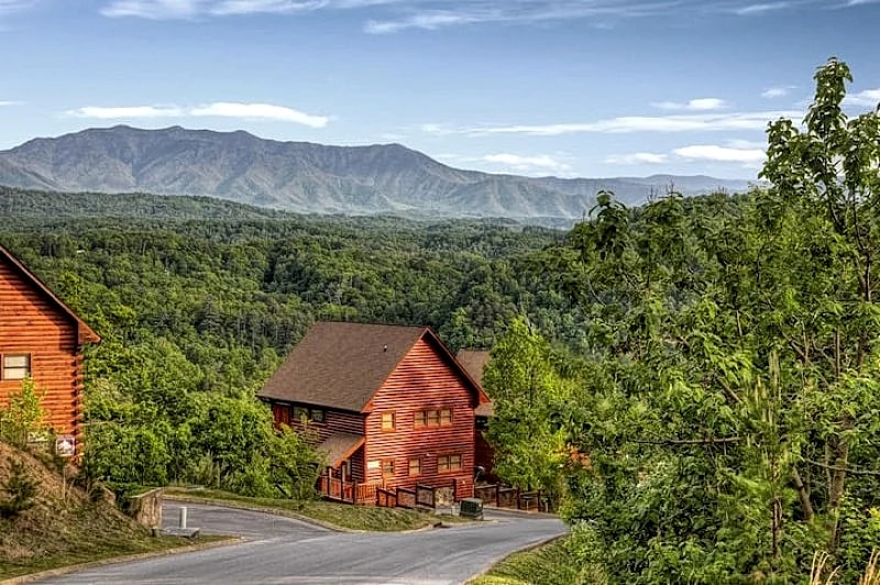 Woodland Hideaway (2 BR) in Sevierville, Tennessee, United States — photo 5