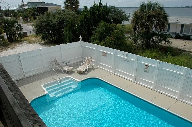 Ultimate Family Home! Game Porch / No Stairs / Pets / Pool / Tesla Charger