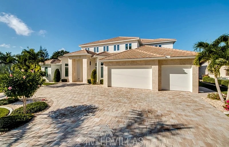 Cape Coral Vacation Homes | Villa The Diamond in Cape Coral, Florida, United States — photo 3