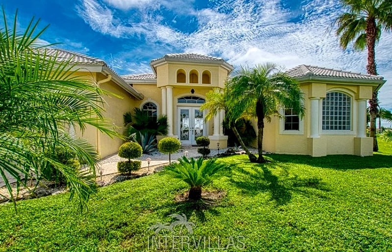 Cape Coral Vacation Homes | Villa SeaTurtle
