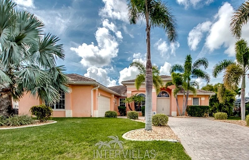 Cape Coral Vacation Homes | Villa Blue Sky