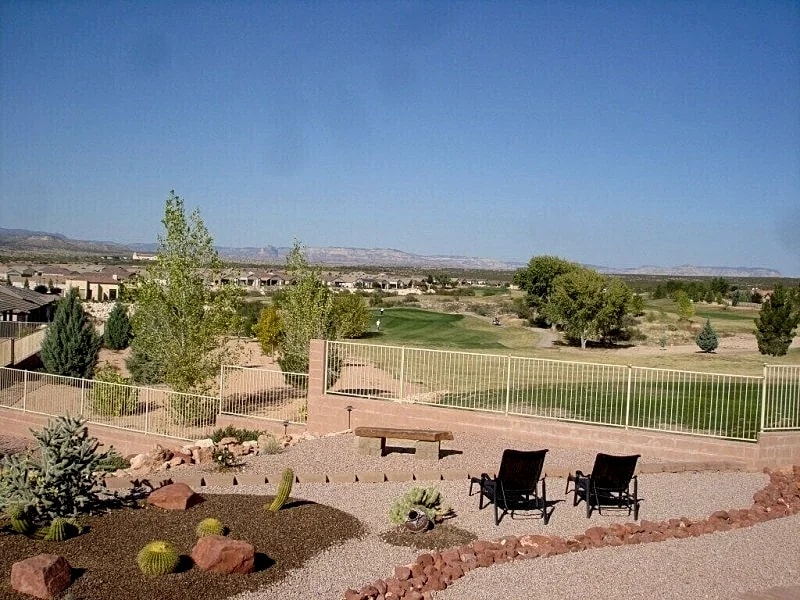 SERENE OASIS 2 bed 2 bath. Clean, private & inviting. Backing onto 16th hole in Sedona, Arizona, United States — photo 2
