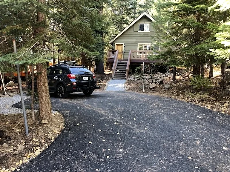 Tahoma Vacation Rentals | 3BR Cozy Cabin AVAILABLE NOW for 30+ night stays