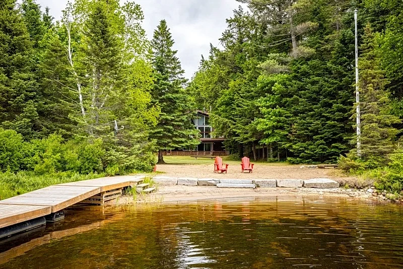 Appealing Beachfront Cottage #472 by Clam Lake