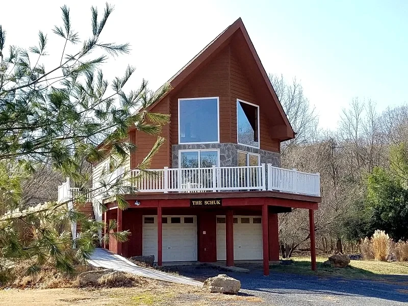 The Shuck - Christophers Riverside Cabin