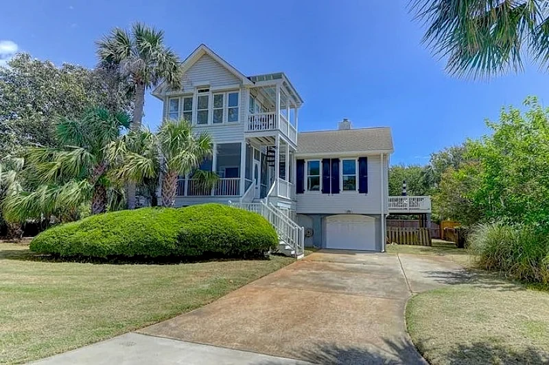 Updated Family Beach House! Short walk to the beach, Partial Ocean Views, $250 Vayk Gear Credit!