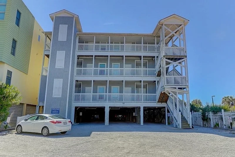 Seaside Villa 302- Top Floor Oceanfront Condo - View of Folly Beach Pier!