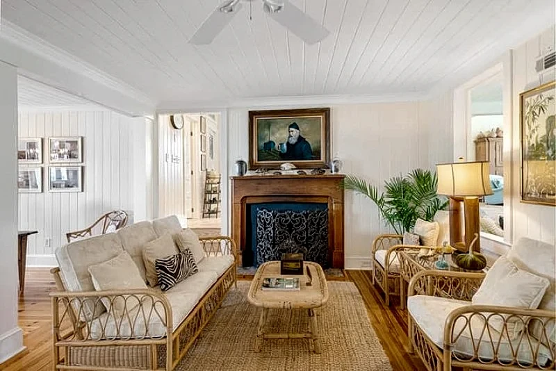 BOOK NOW $250 Rental Beach Gear Credit with Stay!