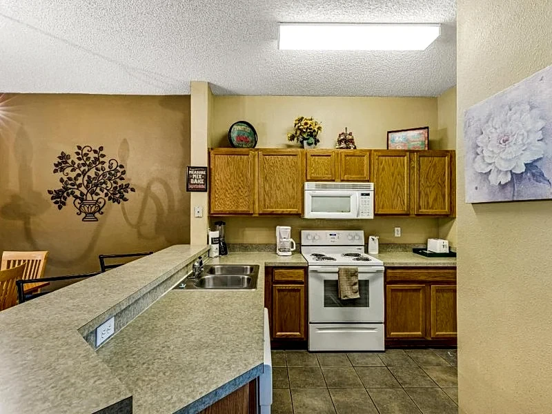 Unit 27 - 3 Bed Room Emerald Island 2758 in Kissimmee, Florida, United States — photo 2