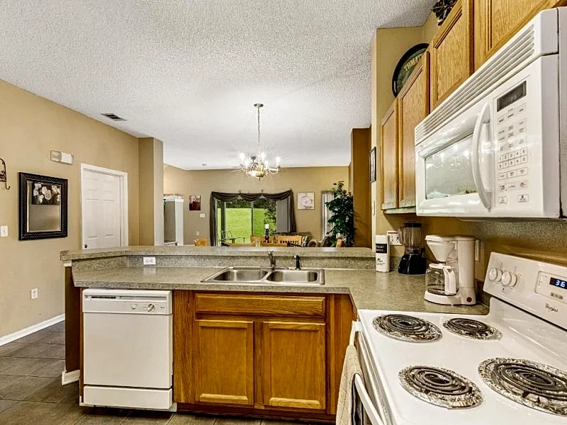 Unit 27 - 3 Bed Room Emerald Island 2758 in Kissimmee, Florida, United States — photo 4