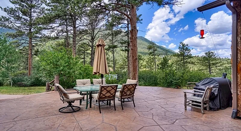 Guest Cabin at Pikes Peak near Colorado Springs - Rocky Mountain Lodge in Cascade-Colorado, Colorado, United States — photo 3
