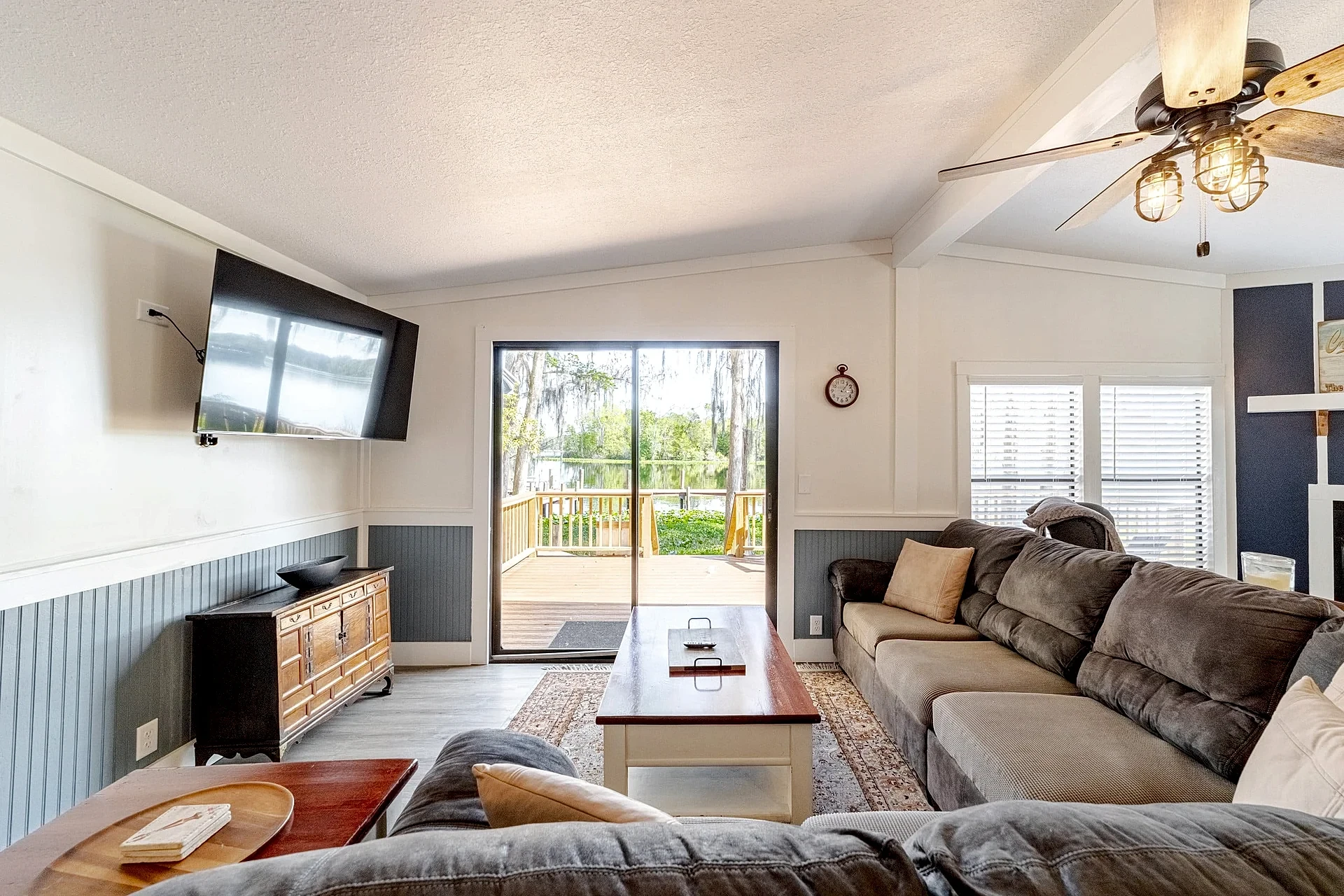 A NEW Riverhouse Getaway on the St. Johns River in Palatka, Florida, United States — photo 4