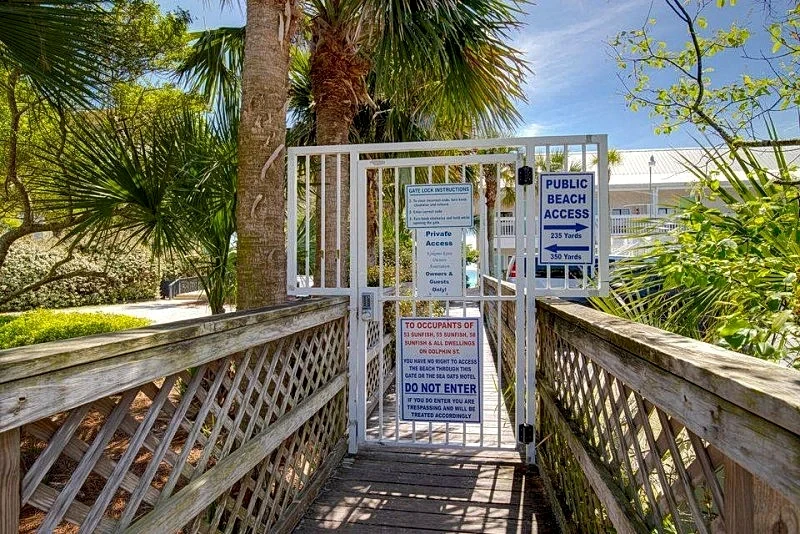 Koko Palms | Huge Private Beach | Pool | Game Room | Golf Cart in Destin, Florida, United States — photo 2
