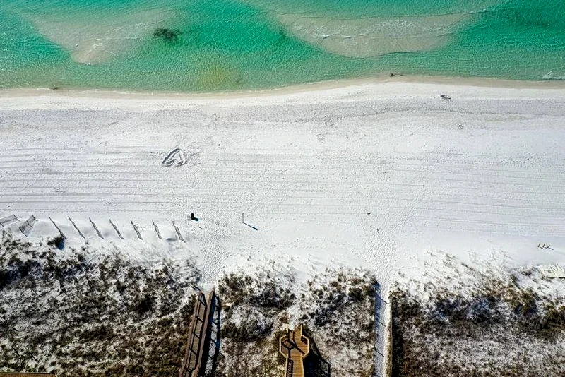 Koko Palms | Huge Private Beach | Pool | Game Room | Golf Cart in Destin, Florida, United States — photo 4