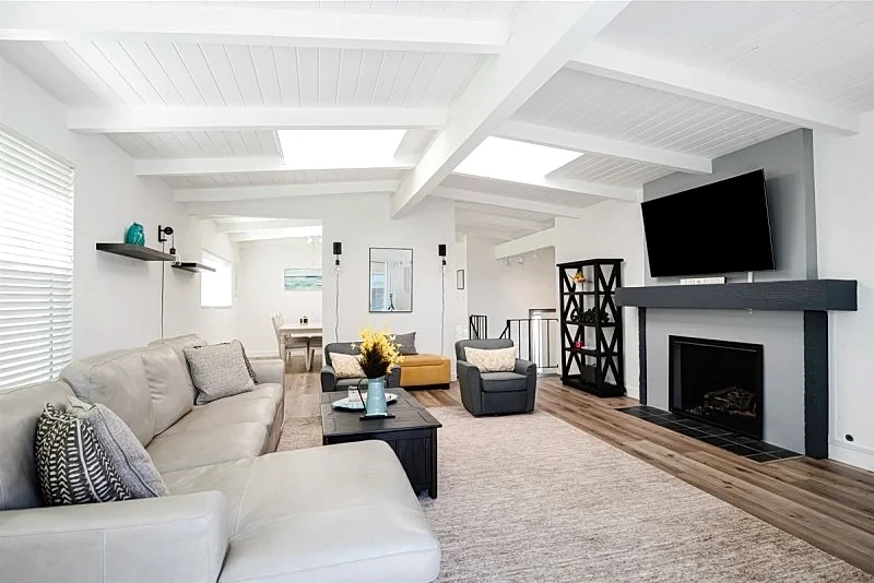 Charming 3-Bedroom Home Just Steps from Downtown Manhattan Beach - SCVR
