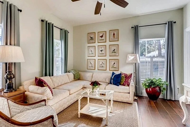 PINK HOUSE | MODERN 3BD/3BA | PARKING & PORCH - WPB in Florida, United States — photo 2