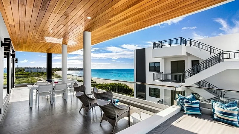 Award-winning Tranquility Beach Resort Oceanview Penthouse Villa on Meads Bay