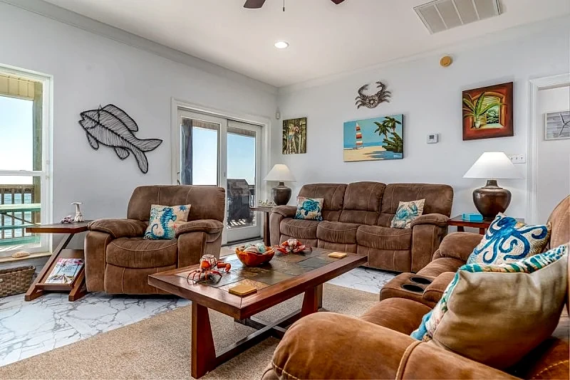 West Beach - Newly Remodeled 4 Bedroom Gulf-front Beachhouse on Quiet West End of the Island in Dauphin Island, Alabama, United States — photo 3