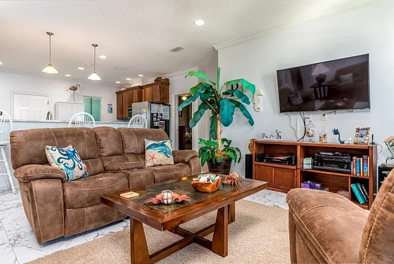 West Beach - Newly Remodeled 4 Bedroom Gulf-front Beachhouse on Quiet West End of the Island in Dauphin Island, Alabama, United States — photo 4