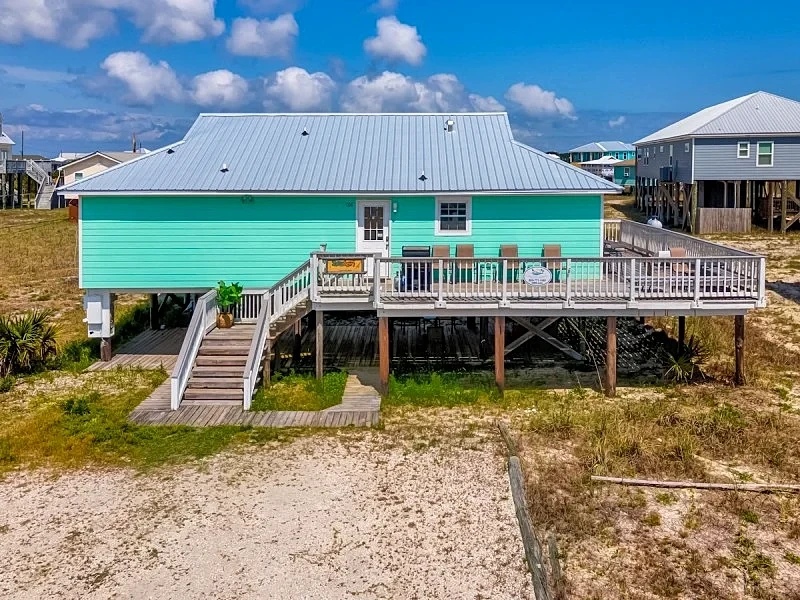 Seafari - Cozy Seaside Beach Cottage just a walk to the Gulf.