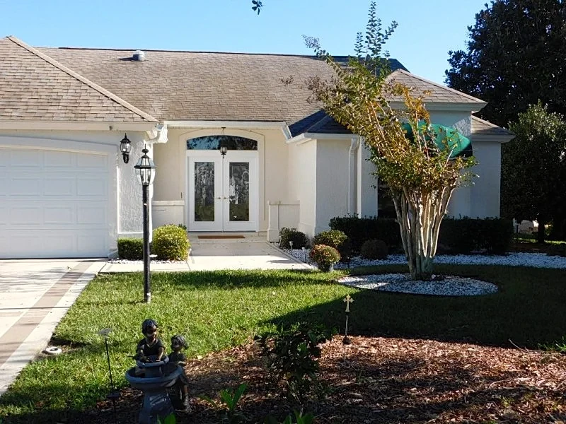 Monterey | Beautiful Water/Golfview 3 BR Designer pool home, located in the center of the Villages