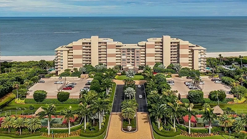 Lovely 3/3 condo on the south side of the Island