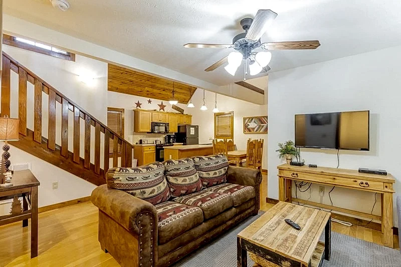 L130A, 1BD Loft Lakeview Cabin, Stay 3+ Nts, Save 15% SEE DESC. BELOW