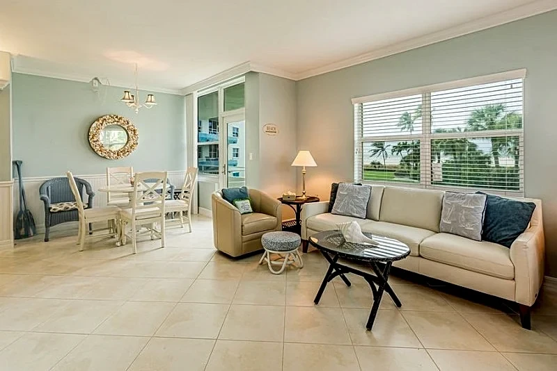 Beachfront Efficiency Studio with 1 Bath Sunset House, 205 - Marco Island, Florida